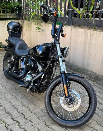 HARLEY-DAVIDSON SOFTAIL BLACKLINE 